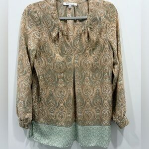 Rose + Olive Paisley Long Sleeve Tunic Blouse 
Size Sm Green Orange Lightweight